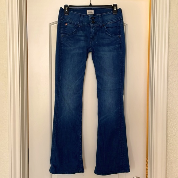 HUDSON original jeans. Excellent conditions size 24. I’m at 25- fit me snuggled - Picture 3 of 9